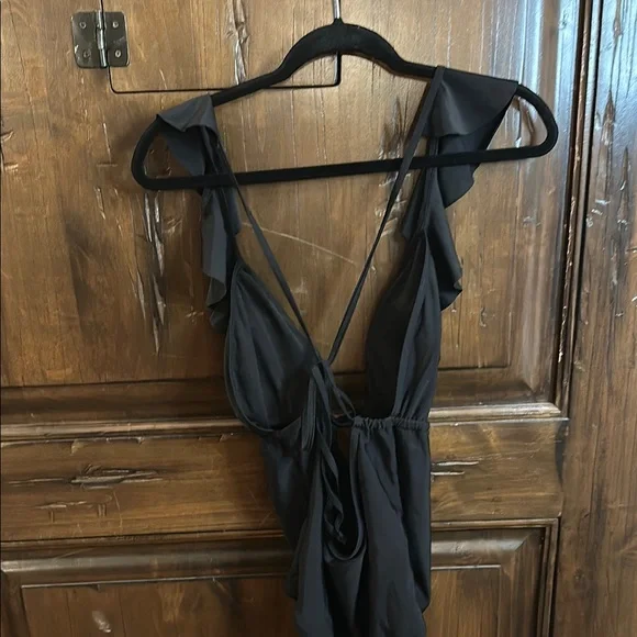 Cupshe Black Ruffled One Piece Swimsuit - Picture 4 of 6